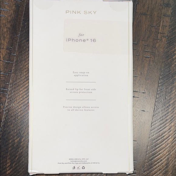 Sun-Kissed Meadow protective iPhone 16 Case - Floral Design 3D textured design - Picture 4 of 4